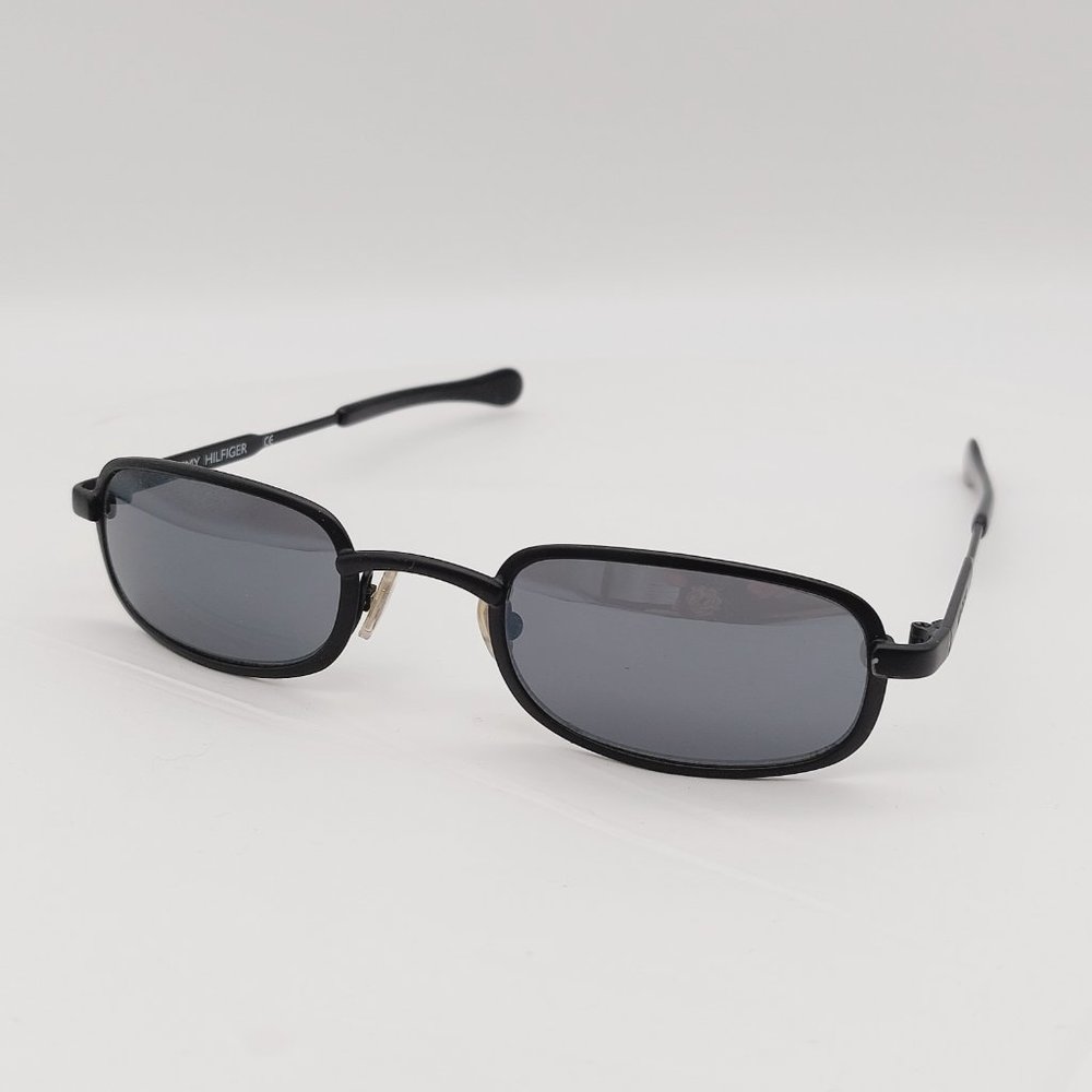 Tommy Hilfiger Sunglasses Black Oval